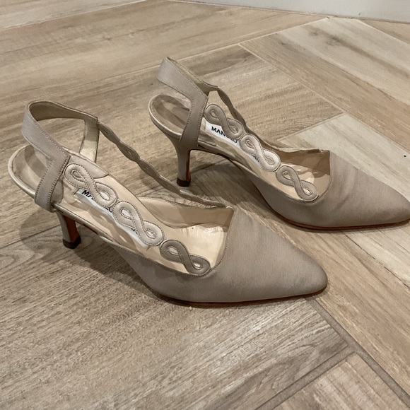 Manolo Blahnik Slingback Heels 35.5 elegant fabric side detailing - Picture 1 of 11